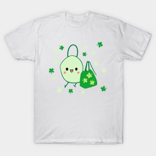 on St. Patrick’s Day bird bag T-Shirt